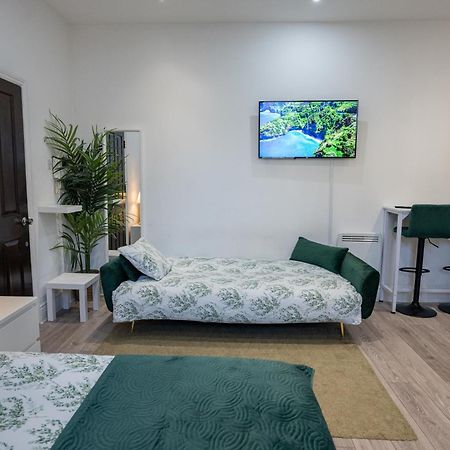 Beautiful Studio Flat In Hackney Next To Overground Station لندن المظهر الخارجي الصورة